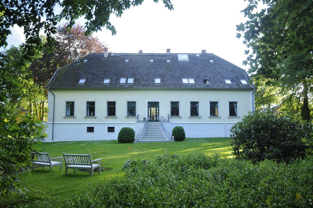 Hotel Pension Gutshaus Neu Wendorf Sanitz Buitenkant foto